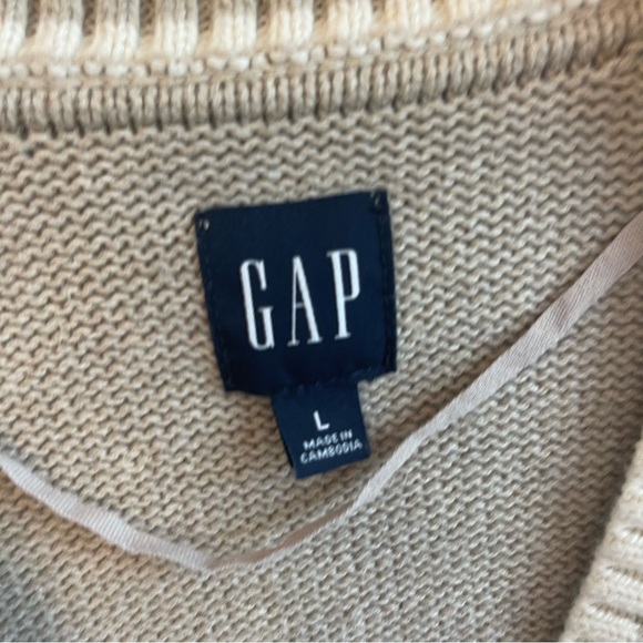 Gap Women’s V-neck button Cardigan Sweater Large - Picture 2 of 3